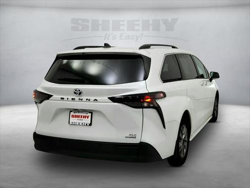 2023 Toyota Sienna XLE 7 Passenger