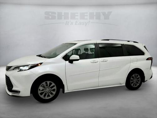 2023 Toyota Sienna XLE 7 Passenger