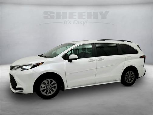 2023 Toyota Sienna XLE 7 Passenger