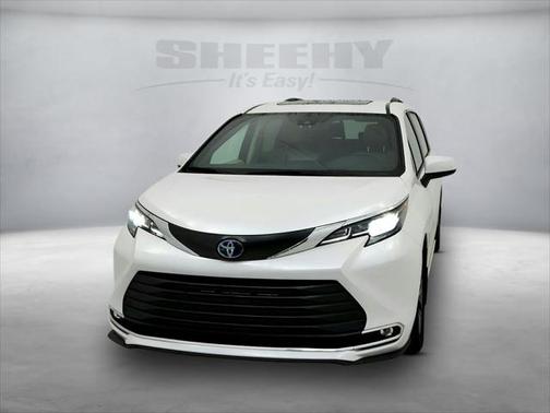 2023 Toyota Sienna XLE 7 Passenger