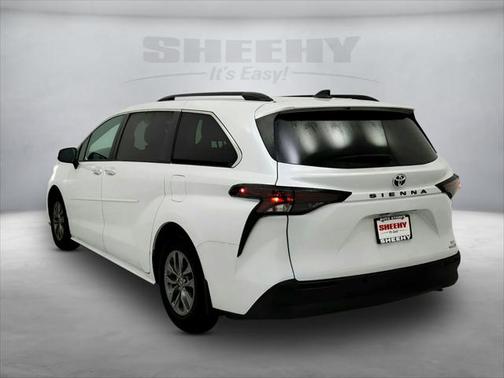 2023 Toyota Sienna XLE 7 Passenger