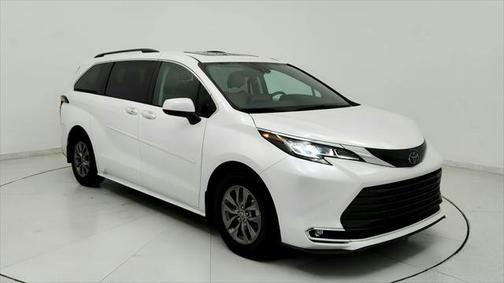 2023 Toyota Sienna XLE 7 Passenger