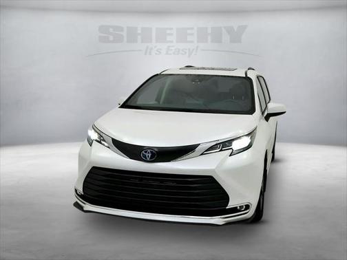 2023 Toyota Sienna XLE 7 Passenger