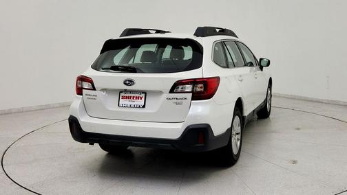 Crystal White Pearl 2019 Subaru Outback 2.5i
