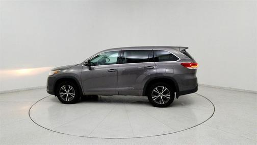 2017 Toyota Highlander LE