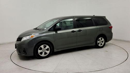 Jade 2020 Toyota Sienna SE