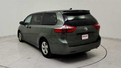 2020 Toyota Sienna SE