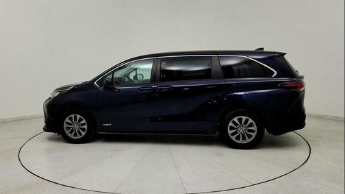 2021 Toyota Sienna LE