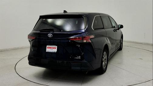 2021 Toyota Sienna LE