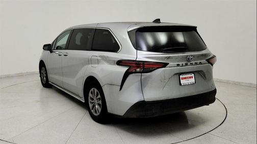 2022 Toyota Sienna LE