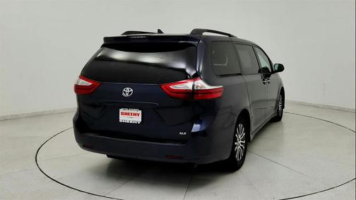2018 Toyota Sienna XLE