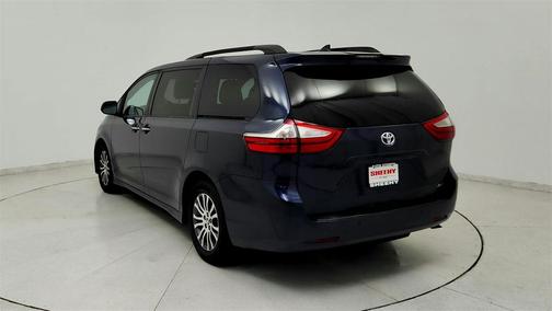 2018 Toyota Sienna XLE