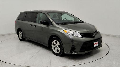 2019 Toyota Sienna SE