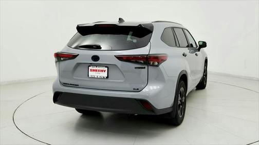 2024 Toyota Highlander Hybrid XLE