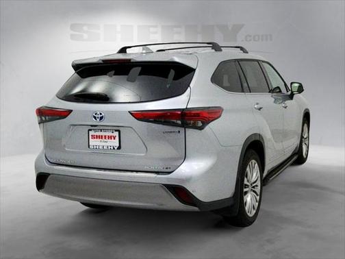 2023 Toyota Highlander Hybrid Platinum
