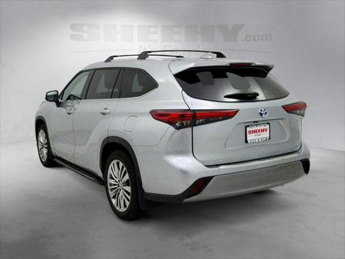 2023 Toyota Highlander Hybrid Platinum