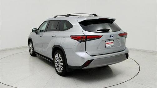 2023 Toyota Highlander Hybrid Platinum
