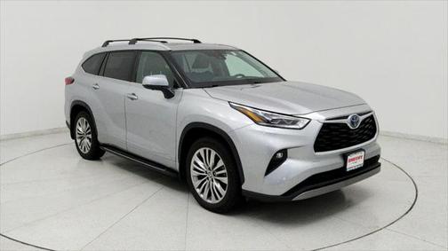 2023 Toyota Highlander Hybrid Platinum