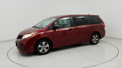 2020 Toyota Sienna SE