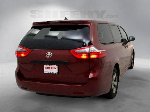 2020 Toyota Sienna SE