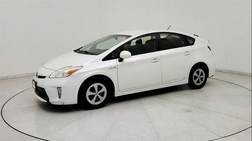 Blizzard Pearl 2014 Toyota Prius Three