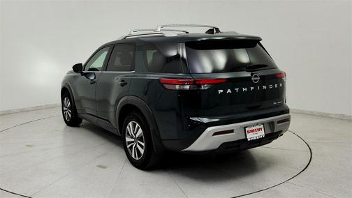 2022 Nissan Pathfinder SL 4WD