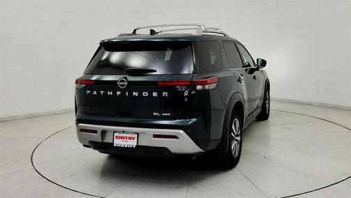 2022 Nissan Pathfinder SL 4WD