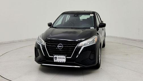 Super Black 2022 Nissan Kicks S