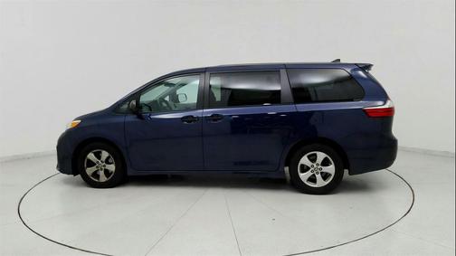 2020 Toyota Sienna SE