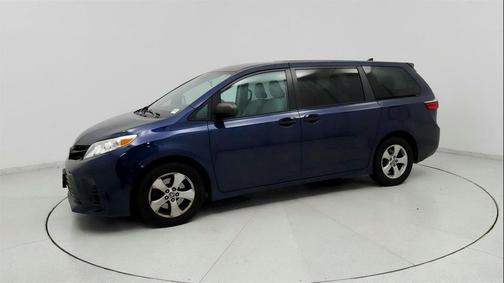 2020 Toyota Sienna SE