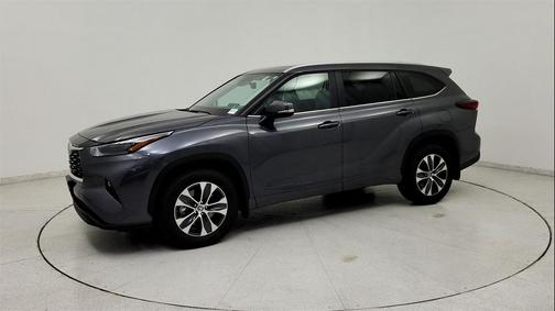 2025 Toyota Highlander XLE