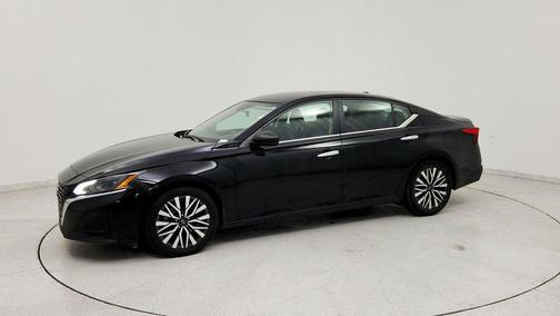 Super Black 2024 Nissan Altima 2.5 SV