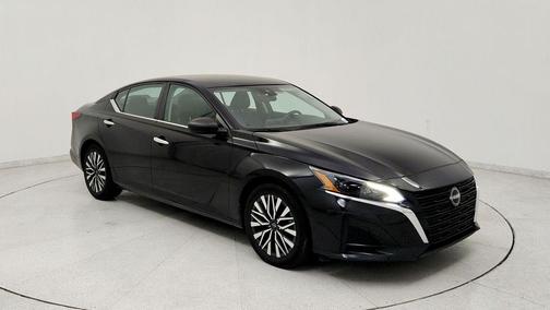 Super Black 2024 Nissan Altima 2.5 SV