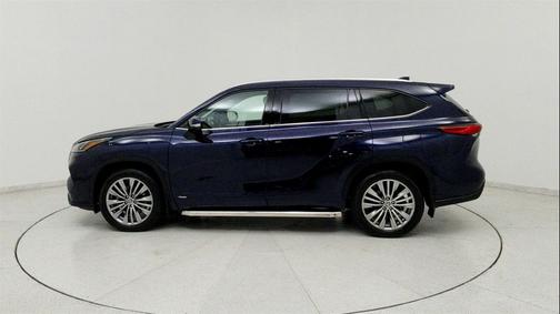 2022 Toyota Highlander Hybrid Platinum