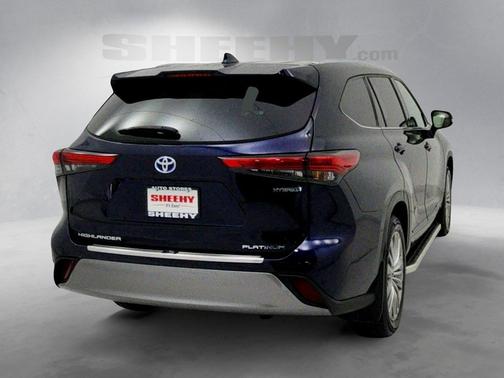 2022 Toyota Highlander Hybrid Platinum