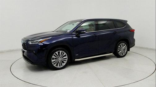 2022 Toyota Highlander Hybrid Platinum