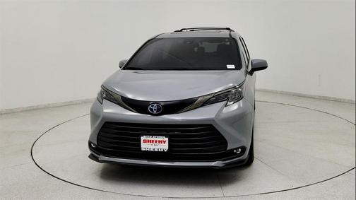 2024 Toyota Sienna Woodland Edition