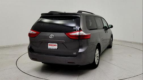 2017 Toyota Sienna LE