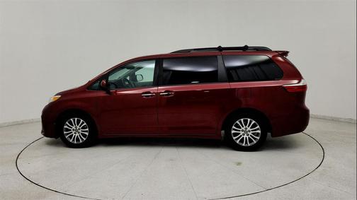 2018 Toyota Sienna XLE