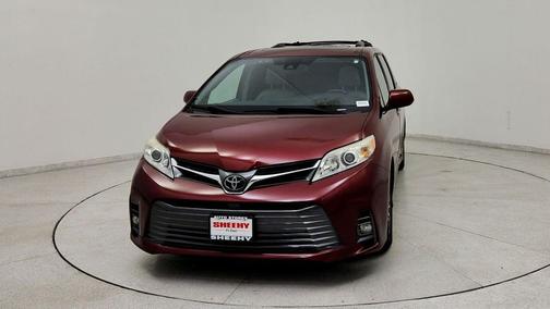 Salsa Red Pearl 2018 Toyota Sienna XLE