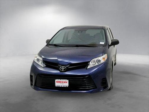 2020 Toyota Sienna SE