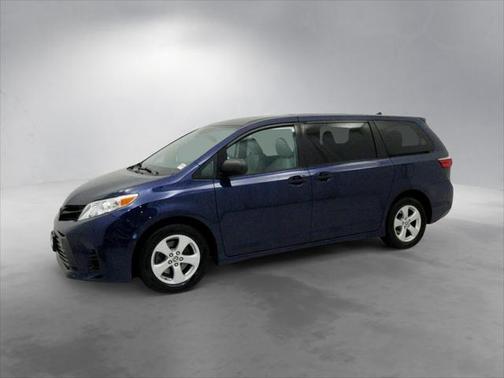 2020 Toyota Sienna SE