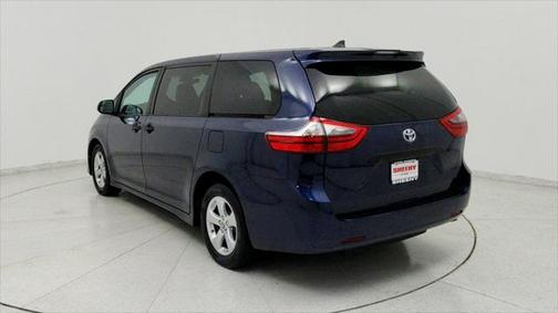 2020 Toyota Sienna SE