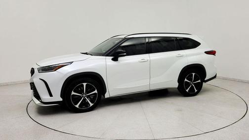 Wind Chill Pearl 2022 Toyota Highlander XSE