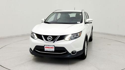 Glacier White 2017 Nissan Rogue Sport SV