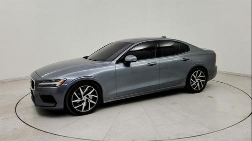 2019 Volvo S60 T6 Momentum