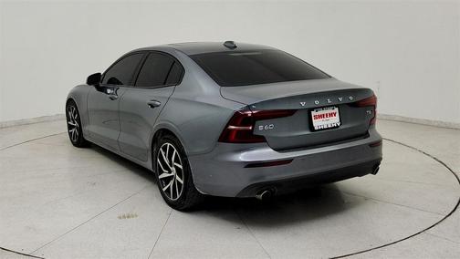 2019 Volvo S60 T6 Momentum