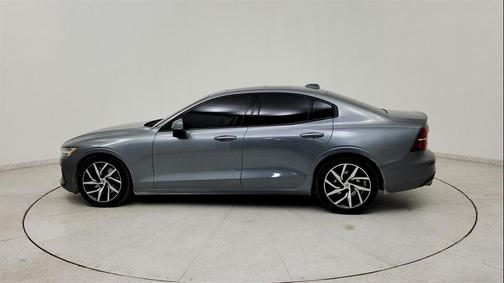 2019 Volvo S60 T6 Momentum