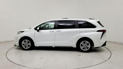 2022 Toyota Sienna Limited
