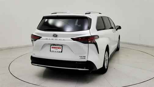 2022 Toyota Sienna Limited